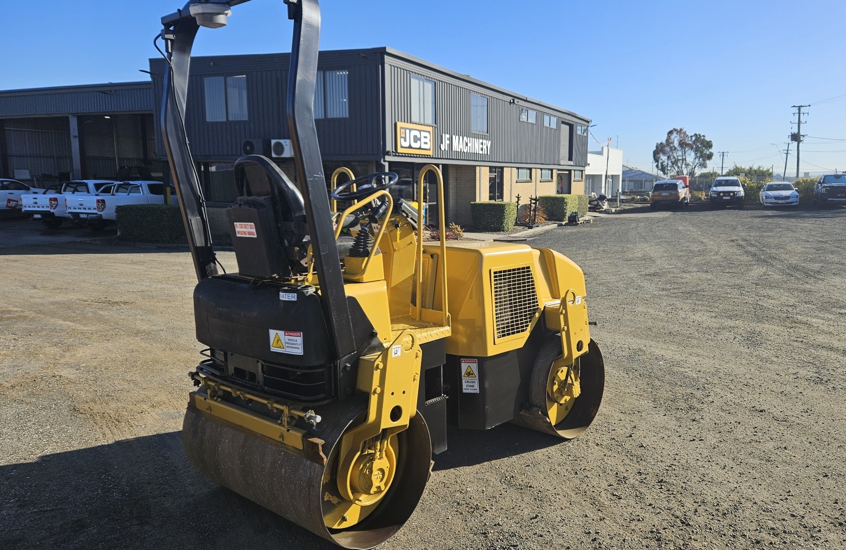 2000 Caterpillar CB224D Roller for sale